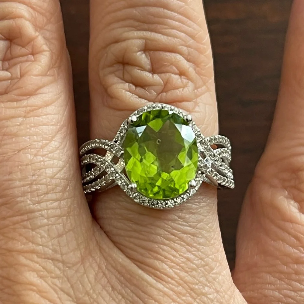 5.1 carat natural peridot and white zircon solid sterling silver ring - Picture 2 of 5